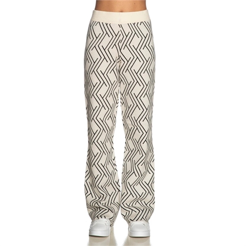 F24---only---15327634BIRCH_3_P_640x_crop_center F24---only---15327634BIRCH_3_P_640x_crop_center